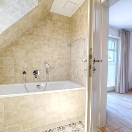 Ferienhaus Hagebutte Prerow